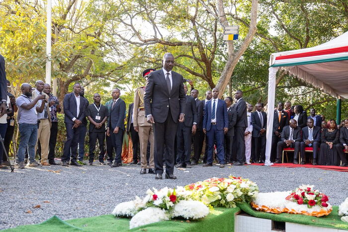 Raila Buried With Trademark Hat and Whisk at Kang’o Ka Jaramogi