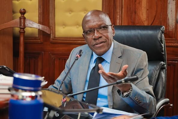 Kakamega Senator Boni Khalwale Kicked Out of Senate After Alleging Uhuru Saved Bob Njagi, Oyoo in Uganda