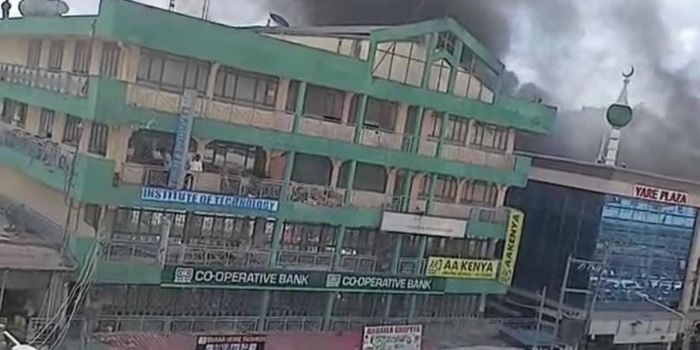 Fire Breaks Out at Yare Plaza in Eastleigh, Nairobi