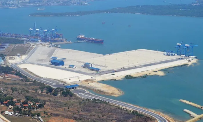 British Military Vessel Docks in Mombasa Ahead of Potential Hormuz Mission