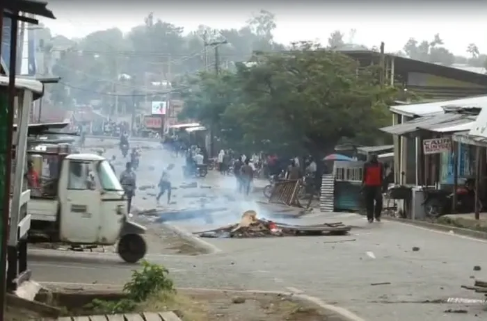 Businesses Disrupted as Homa Bay Youth Protest Arrest of Six Ahead of Opposition Rally