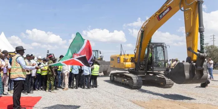 Traffic Gridlock Hits Mai Mahiu Escarpment as Rescue Operation Blocks Highway