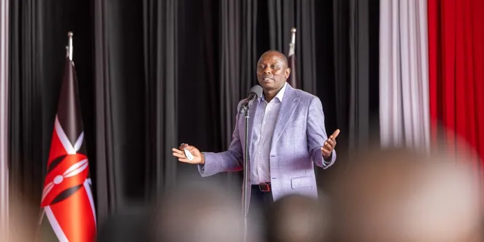 Ruto Orders Crackdown on Foreigners Operating Small Shops, Hawking from Monday